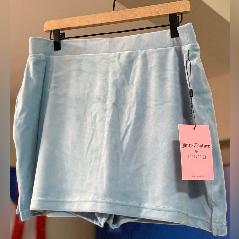 ✨JUICY COUTURE VELOUR SKORT✨